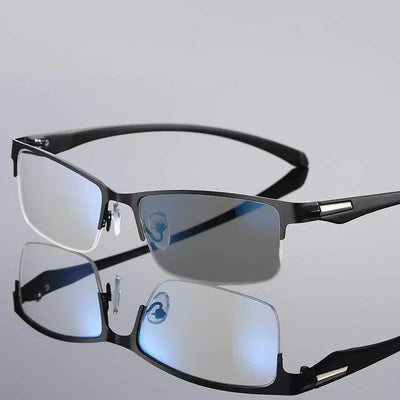 Smart Photochromic Reading Glasses for Men Trendy Presbyopia Sunglasses 2 in 1 Unisex Farsighted Eyewear Prescription +1.0 +1.5